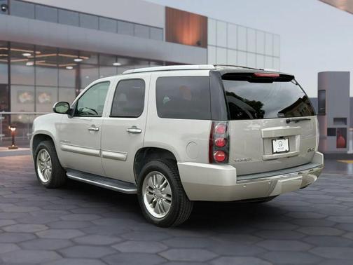 Silver 2007 GMC Yukon Denali