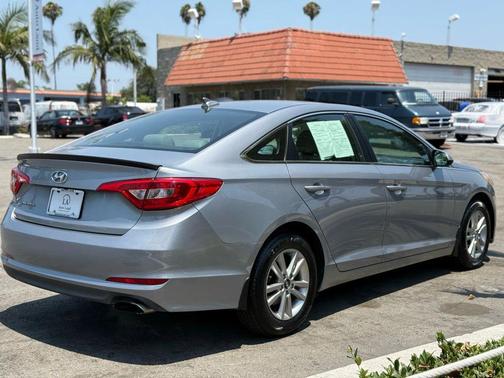 2017 Hyundai SONATA SE