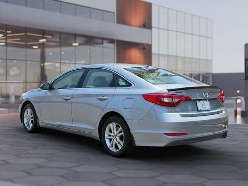 2017 Hyundai SONATA SE