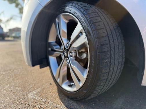 2012 Hyundai Veloster Base