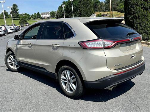 White Gold Metallic 2018 Ford Edge SEL