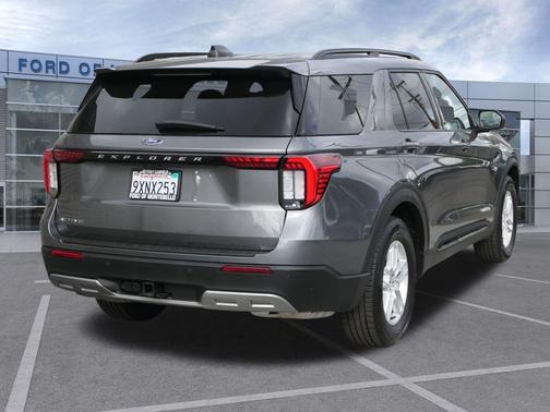 Carbonized Gray 2026 Ford Explorer Active