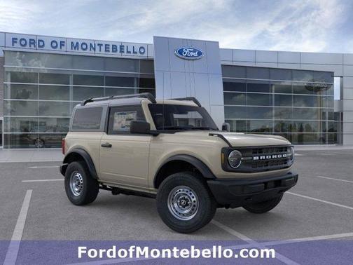 Desert Sand 2026 Ford Bronco Base