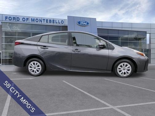 2022 Toyota Prius LE