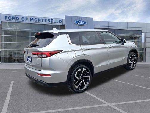 Alloy Silver Metallic 2024 Mitsubishi Outlander SE