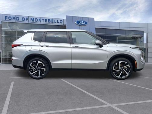Alloy Silver Metallic 2024 Mitsubishi Outlander SE