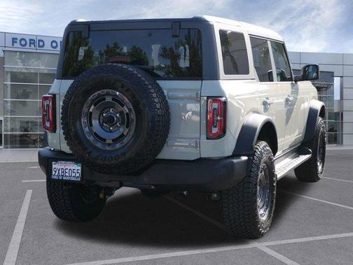Desert Sand 2025 Ford Bronco Outer Banks