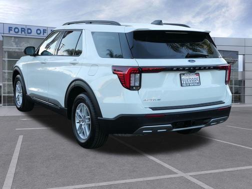 2025 Ford Explorer Active