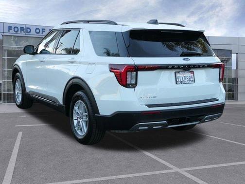 2025 Ford Explorer Active