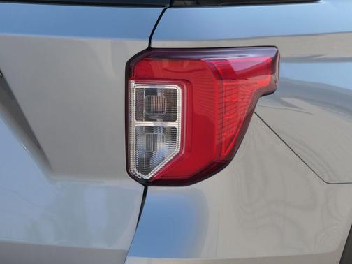 Iconic Silver Metallic 2023 Ford Explorer XLT