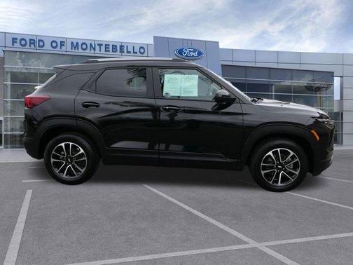 Mosaic Black Metallic 2025 Chevrolet Trailblazer LT