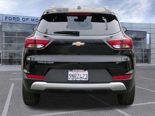 Mosaic Black Metallic 2025 Chevrolet Trailblazer LT