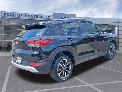 Mosaic Black Metallic 2025 Chevrolet Trailblazer LT