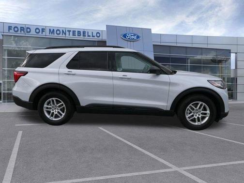 Space White Metallic 2026 Ford Explorer Active
