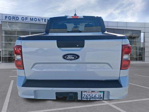 Space White Metallic 2026 Ford Maverick Lobo Standard