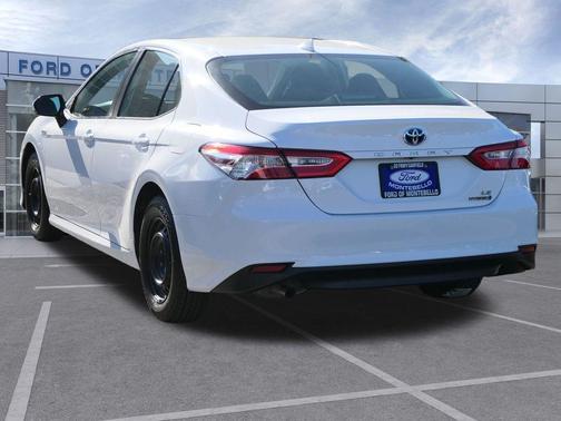 Super White 2020 Toyota Camry Hybrid LE