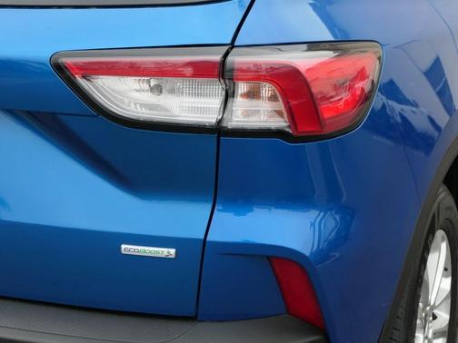 Velocity Blue Metallic 2020 Ford Escape SE