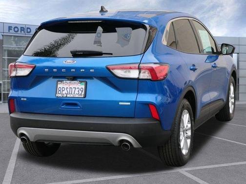 Velocity Blue Metallic 2020 Ford Escape SE