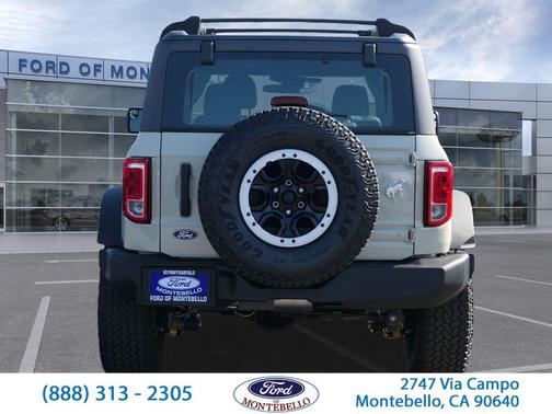 Desert Sand 2026 Ford Bronco Base