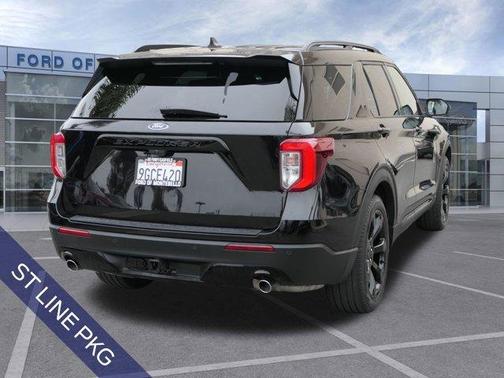 Black Metallic 2023 Ford Explorer ST-Line