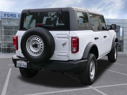 Oxford White 2025 Ford Bronco Base