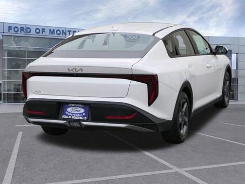 Snow White Pearl 2025 Kia K4