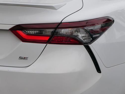 Ice 2024 Toyota Camry SE