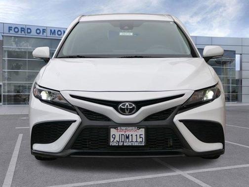 Ice 2024 Toyota Camry SE