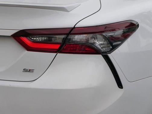 Ice 2024 Toyota Camry SE
