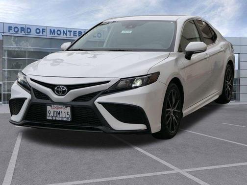 Ice 2024 Toyota Camry SE