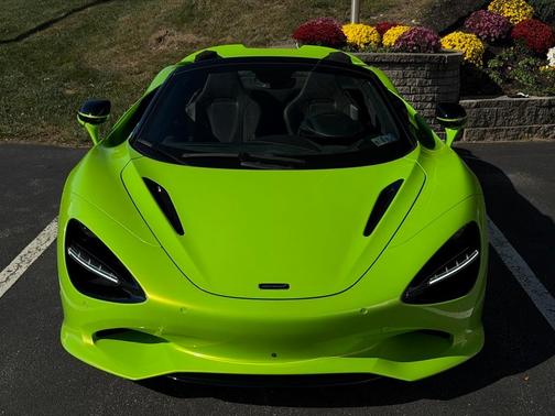 2026 McLaren 750S Base