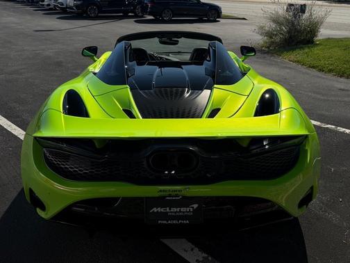 2026 McLaren 750S Base