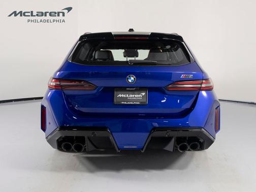 Marina Bay Blue Metallic 2025 BMW M5 Base
