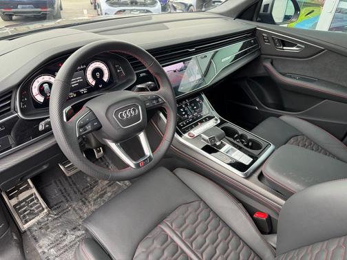 2025 Audi RS Q8 4.0T quattro