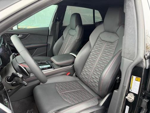 2025 Audi RS Q8 4.0T quattro