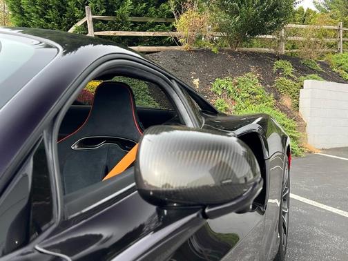 2023 McLaren Artura Performance