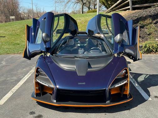 2019 McLaren Senna 