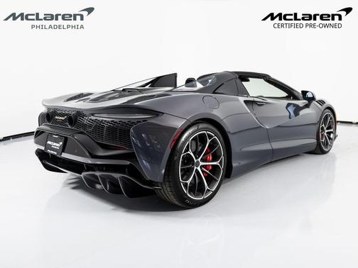 2025 McLaren Artura TechLux