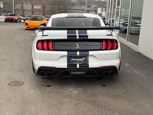 2022 Ford Shelby GT500 Base