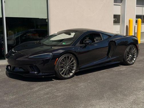 2023 McLaren GT Base