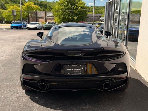2023 McLaren GT Base