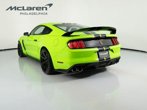 2016 Ford Shelby GT350 Base