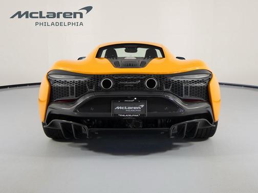 2023 McLaren Artura TechLux