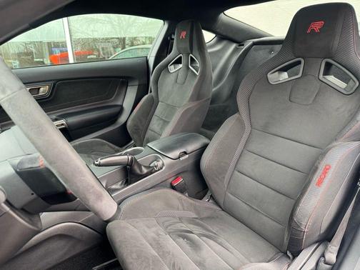 2017 Ford Shelby GT350 Base