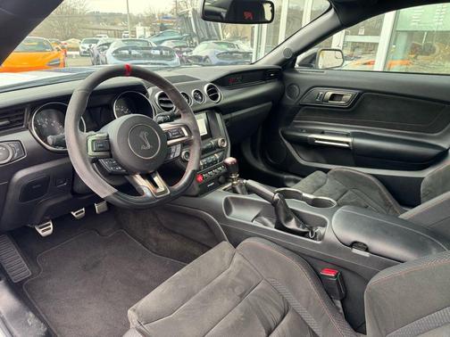 2017 Ford Shelby GT350 Base