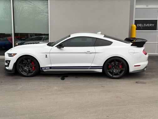 2022 Ford Shelby GT500 Base