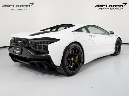 2024 McLaren Artura TechLux