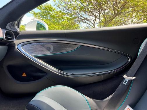 2024 McLaren Artura TechLux