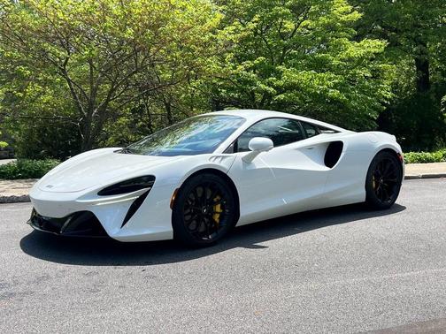 2024 McLaren Artura TechLux