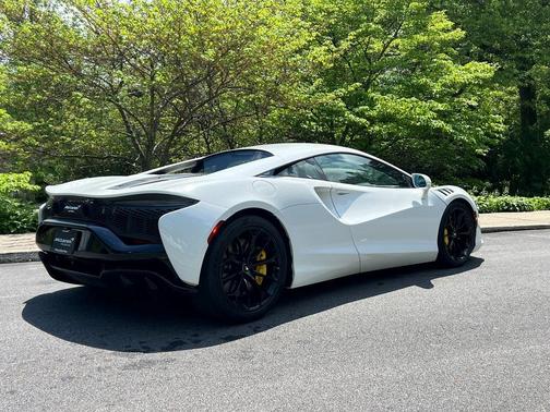 2024 McLaren Artura TechLux
